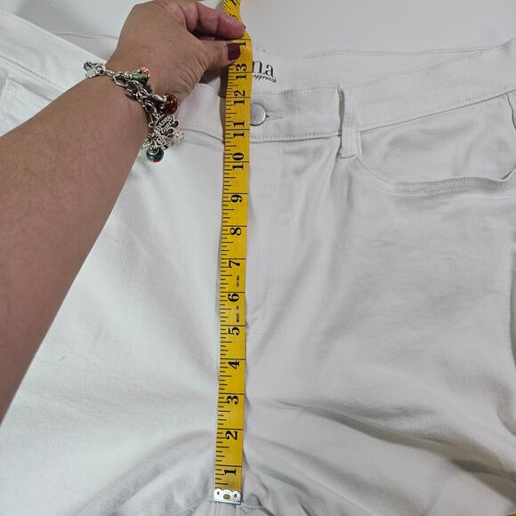 a.n.a. High Rise Flare Jeans Women Size 16 White Stretch Denim Y2K Minimalist - Picture 6 of 9